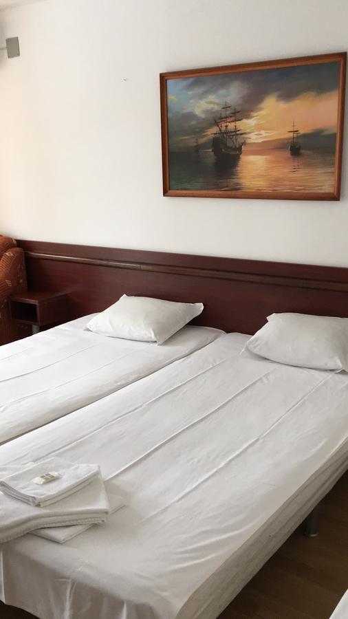 Royal Hostel Варна Экстерьер фото
