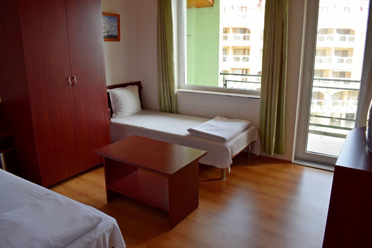 Royal Hostel Варна Экстерьер фото