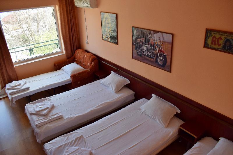 Royal Hostel Варна Экстерьер фото
